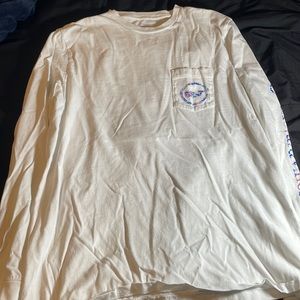 Long sleeve white vinyeyard vines shirt